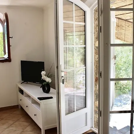 Gite L'ortal Avec Piscine & Spa * Generargues